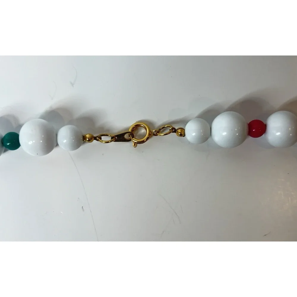 Vintage 1980's Necklace White Acrylic Bead 30